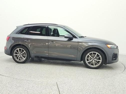 Daytona Gray Pearl Effect 2023 Audi Q5 55 S line Premium Plus