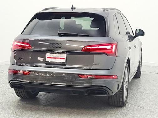 Daytona Gray Pearl Effect 2023 Audi Q5 55 S line Premium Plus