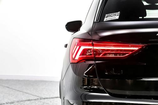 Mythos Black Metallic 2022 Audi Q3 45 S line Premium Plus