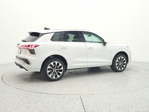 Glacier White Metallic 2026 Audi Q3 TFSI quattro S tronic