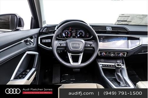 2025 Audi Q3 Premium 45 TFSI S line quattro Tiptronic