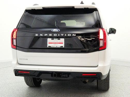 Oxford White 2025 Ford Expedition Active