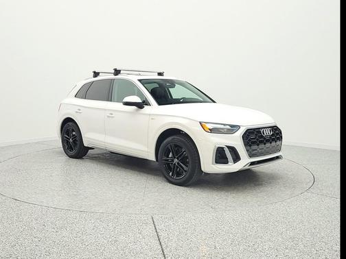 Ibis White 2022 Audi Q5 55 S line Premium Plus