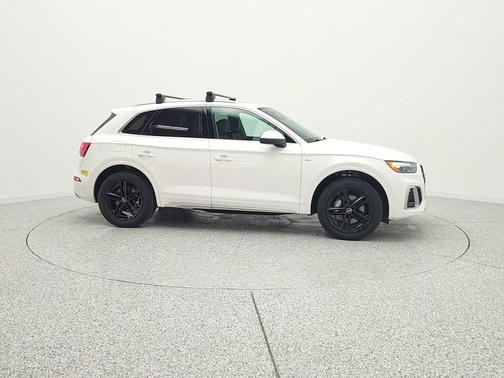 Ibis White 2022 Audi Q5 55 S line Premium Plus