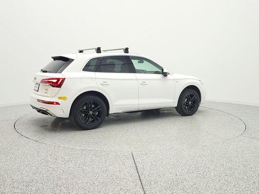 Ibis White 2022 Audi Q5 55 S line Premium Plus