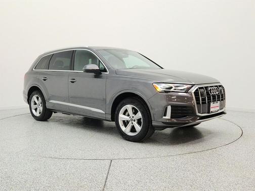 Samurai Gray Metallic 2023 Audi Q7 45 Premium