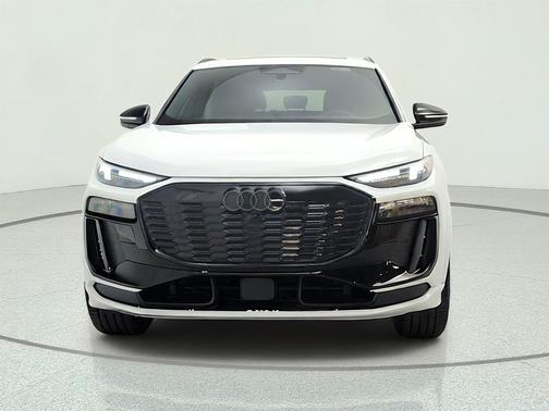 Glacier White Metallic 2027 Audi Q6 e-tron Premium quattro
