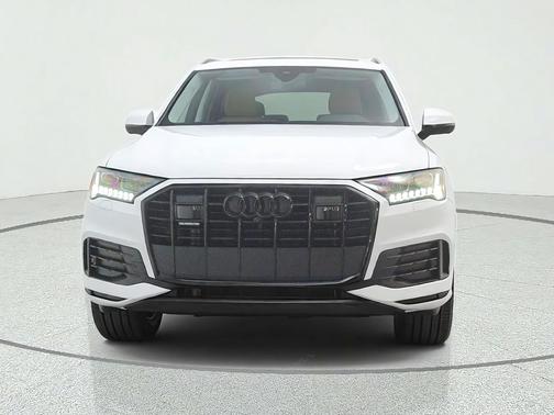 Glacier White Metallic 2023 Audi Q7 45 Premium Plus
