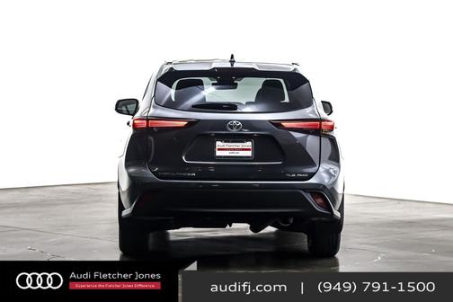 2025 Toyota Highlander XLE