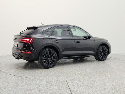 Mythos Black Metallic 2023 Audi Q5 45 S line Premium Plus