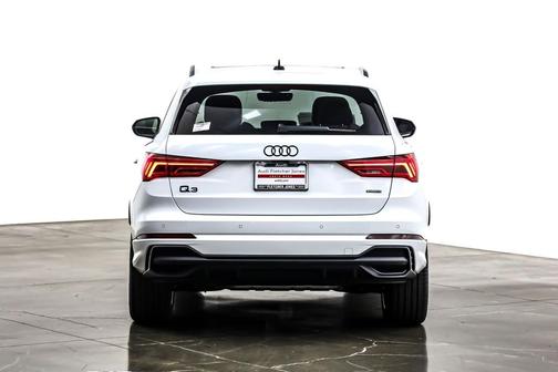 2025 Audi Q3 Premium 45 TFSI S line quattro Tiptronic