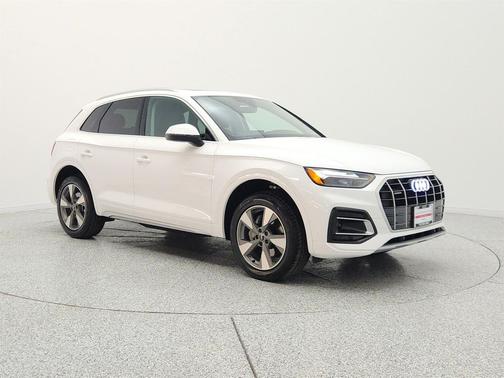 Ibis White 2023 Audi Q5 40 Premium