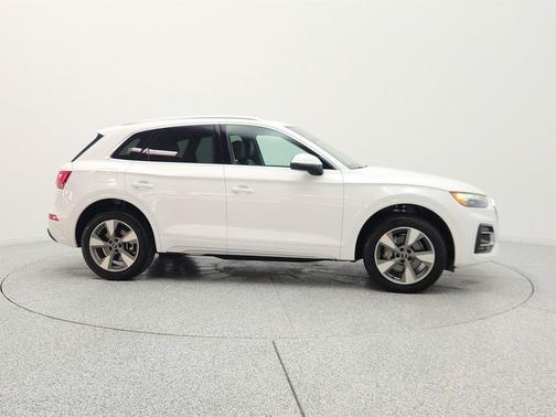 Ibis White 2023 Audi Q5 40 Premium