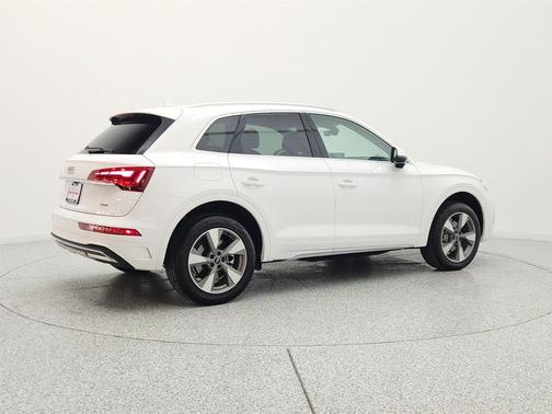 Ibis White 2023 Audi Q5 40 Premium