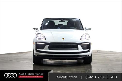 2022 Porsche Macan Base