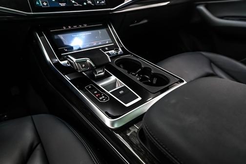 2023 Audi Q7 45 Premium