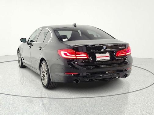 Jet Black 2018 BMW 530e iPerformance