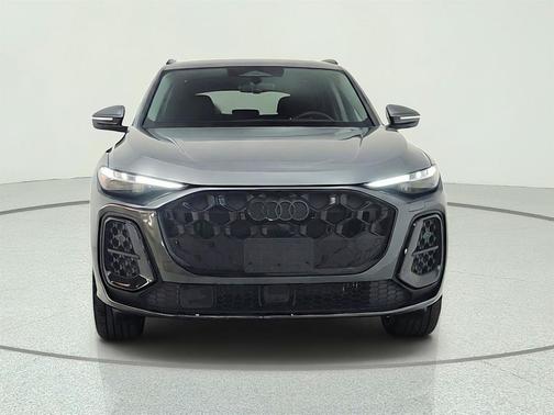 Daytona Gray Pearl Effect 2026 Audi Q5 Premium Plus TFSI quattro S tronic