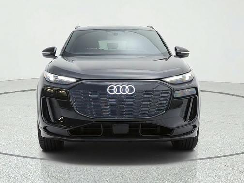 Magnet Gray 2027 Audi Q6 e-tron Premium quattro