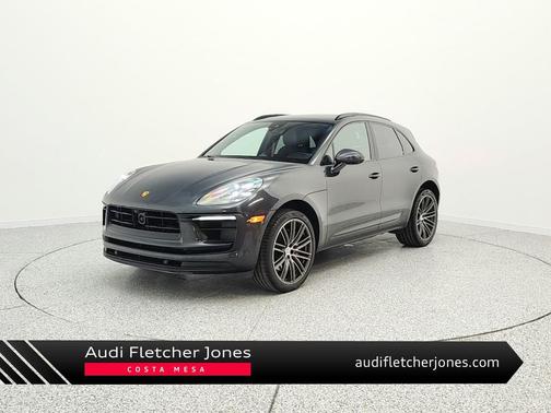 Volcano Grey Metallic 2023 Porsche Macan Macan S