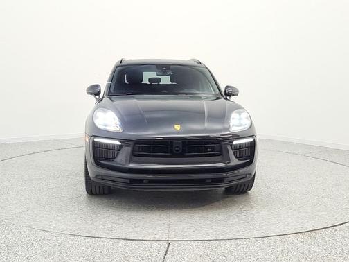 Volcano Grey Metallic 2023 Porsche Macan Macan S