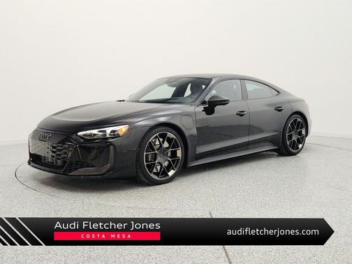 Mythos Black Metallic 2025 Audi RS e-tron GT performance