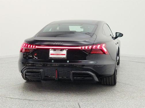 Mythos Black Metallic 2025 Audi RS e-tron GT performance