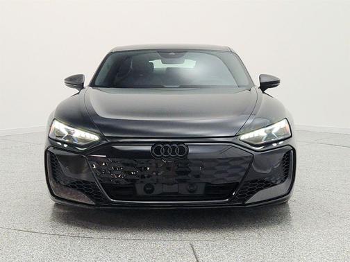 Mythos Black Metallic 2025 Audi RS e-tron GT performance