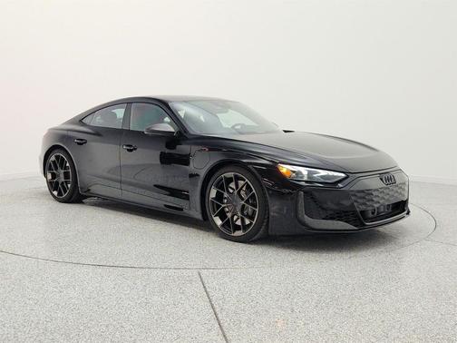 Mythos Black Metallic 2025 Audi RS e-tron GT performance