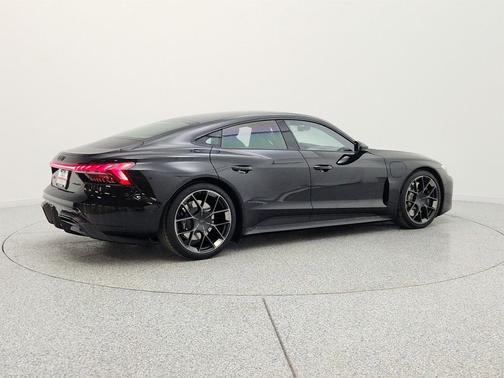 Mythos Black Metallic 2025 Audi RS e-tron GT performance