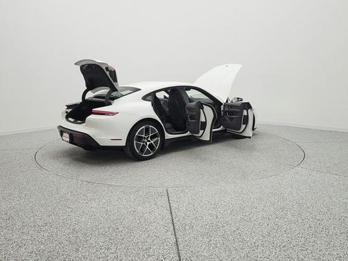 2025 Porsche Taycan RWD