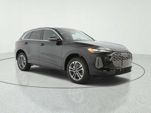 Mythos Black Metallic 2026 Audi Q5 Premium TFSI quattro S tronic