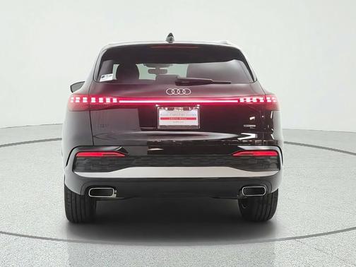 Mythos Black Metallic 2026 Audi Q5 Premium TFSI quattro S tronic