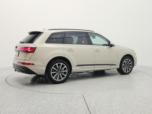 Vicuna Beige Metallic 2023 Audi Q7 45 Premium Plus