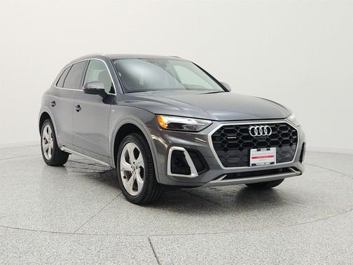 Daytona Gray Pearl Effect 2023 Audi Q5 45 S line Premium Plus