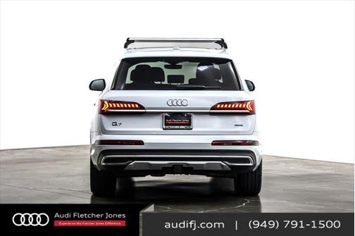 2022 Audi Q7 45 Premium Plus