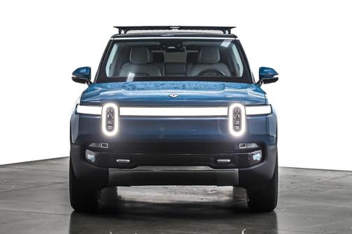 2023 Rivian R1S Adventure