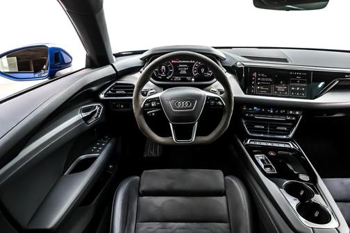 2024 Audi e-tron GT Premium Plus quattro