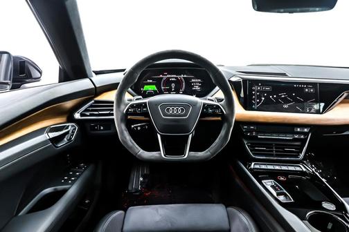 2023 Audi e-tron GT Premium Plus quattro