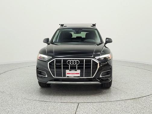 Mythos Black Metallic 2023 Audi Q5 40 Premium Plus