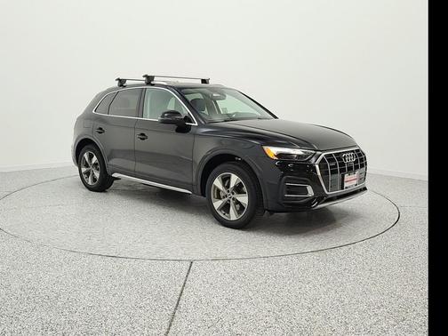 Mythos Black Metallic 2023 Audi Q5 40 Premium Plus