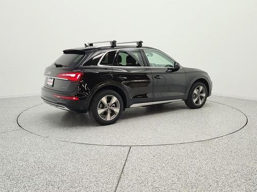 Mythos Black Metallic 2023 Audi Q5 40 Premium Plus