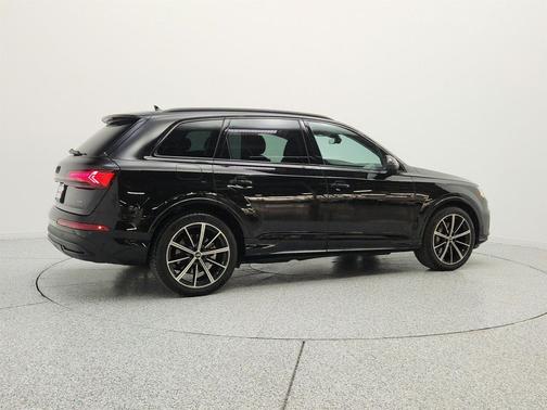 Mythos Black Metallic 2023 Audi Q7 55 Prestige