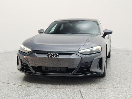 Daytona Gray Pearl Effect 2024 Audi e-tron GT Premium Plus quattro