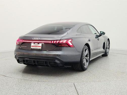 Daytona Gray Pearl Effect 2024 Audi e-tron GT Premium Plus quattro