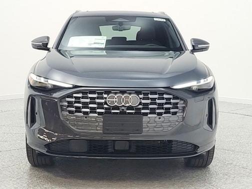Tambora Gray Metallic 2026 Audi Q5 Premium Plus TFSI quattro S tronic