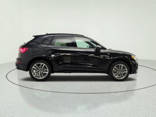 Mythos Black Metallic 2023 Audi Q3 S line Premium