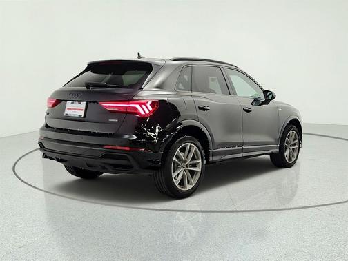 Mythos Black Metallic 2023 Audi Q3 S line Premium