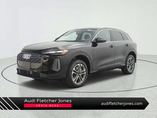 Mythos Black Metallic 2026 Audi Q5 Premium TFSI quattro S tronic
