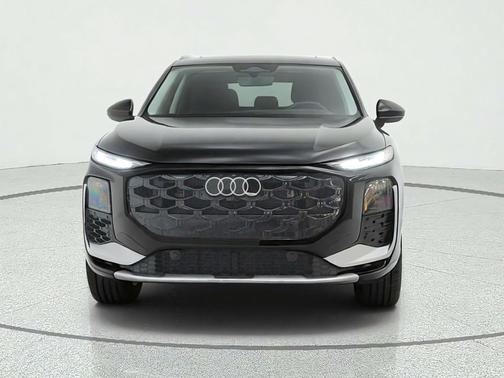 Mythos Black Metallic 2026 Audi Q3 TFSI quattro S tronic